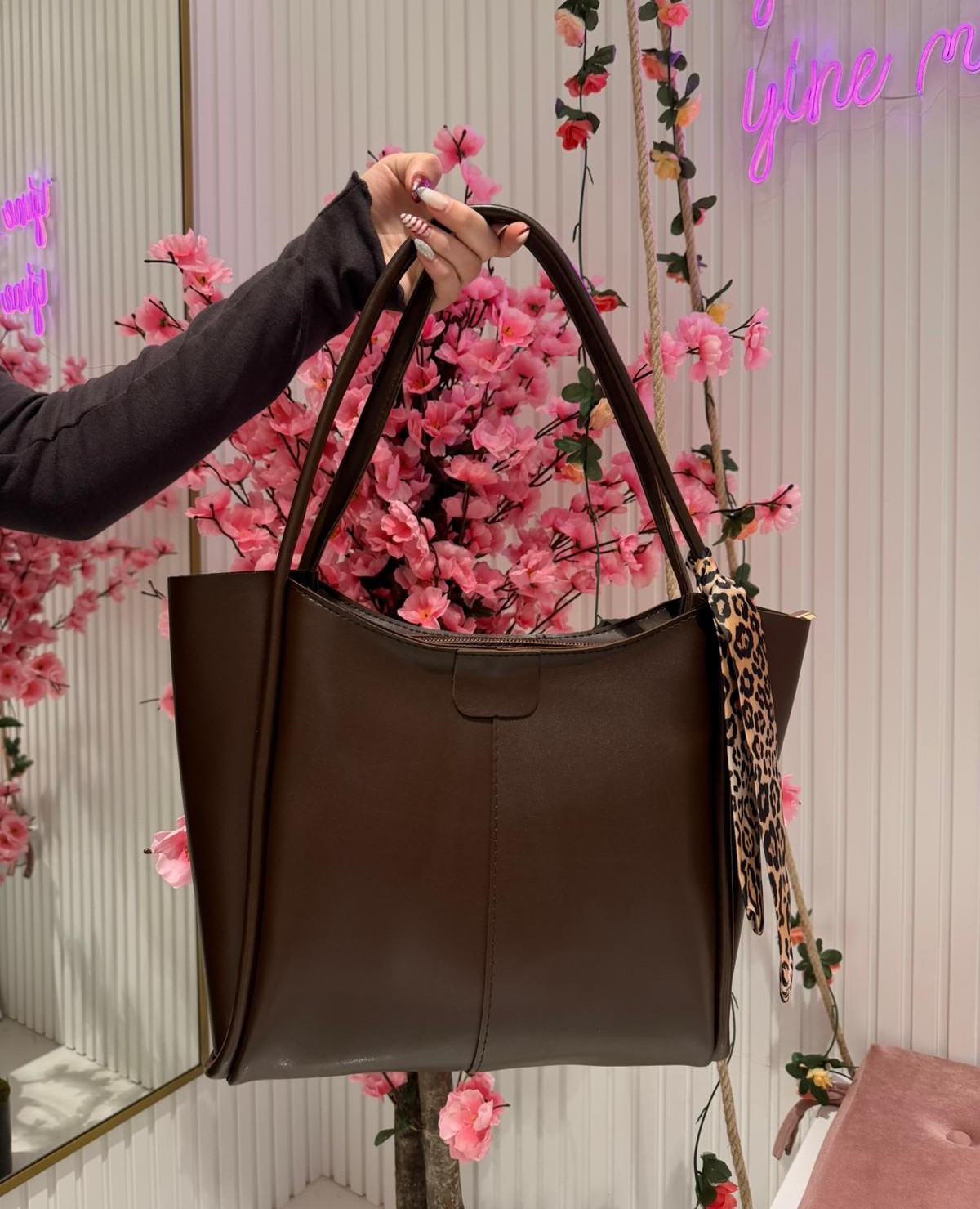 Büyük Deri Çanta Fularlı (Ürün No:79)