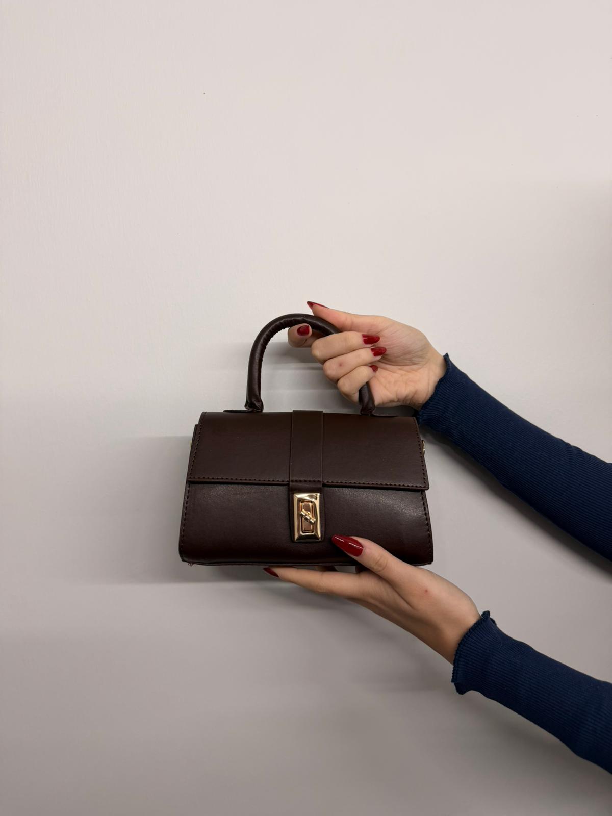 Kahverengi Kapaklı El Çantası (Ürün No:11)